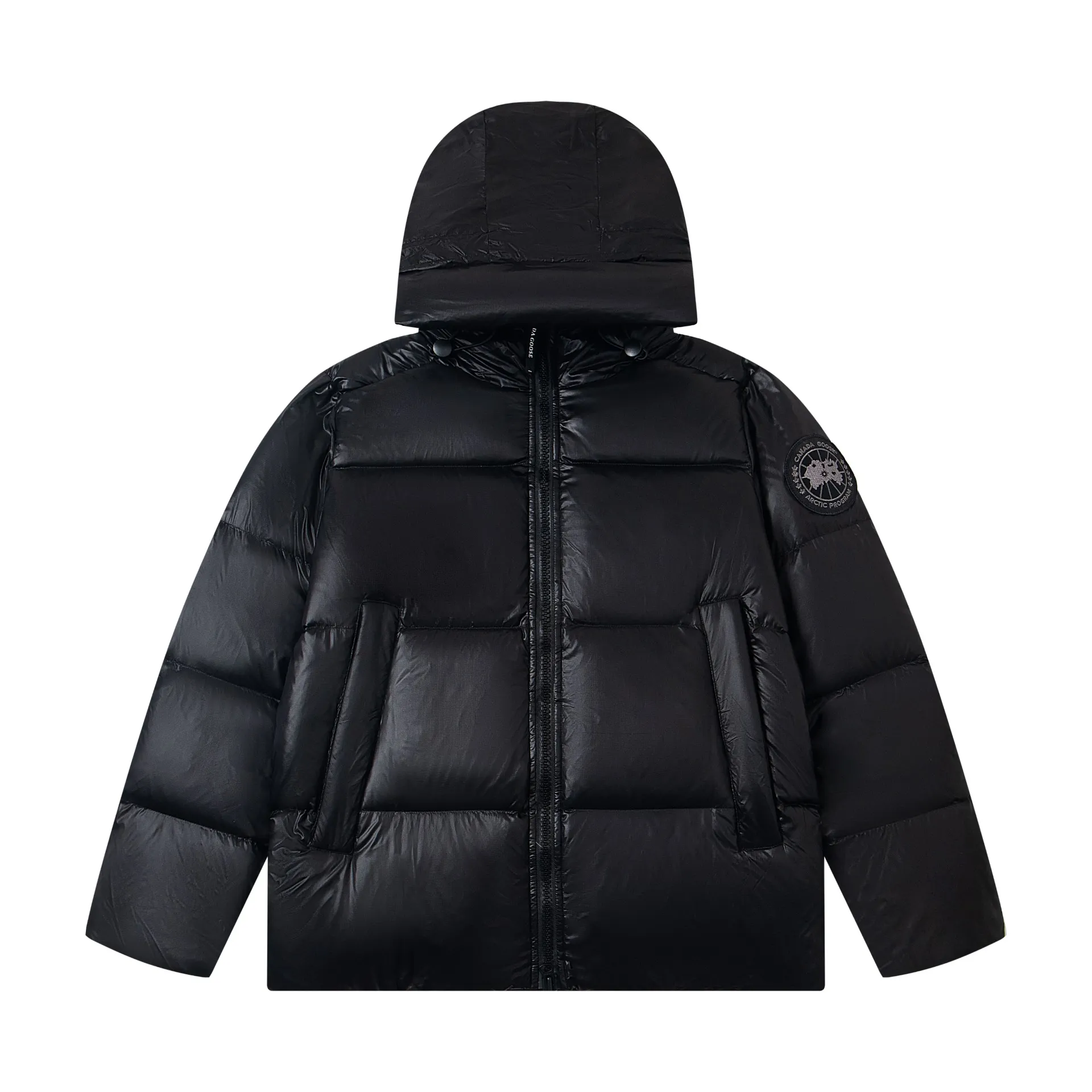 P790 model number: G122 Canada Goose's new Crofton series of lightweight couple's hooded down jacket 1️⃣The fabric is made of recycled Feather-Light tear-resistant fabric, which is ultra-light and has no sense of weight on the upper body. The unique black label highlights the temperament. The interior is filled with white duck down, making the upper body very light and comfortable! 2️⃣It is very youthful and energetic, and can be easily worn by both men and women. It is very in line with the fashion aesthetic concepts of today's young people! 3️⃣ Full set of customized accessories, complete with three standards, same style for men and women, a must-have for couples Color: Picture color Size: S, M, L, XL